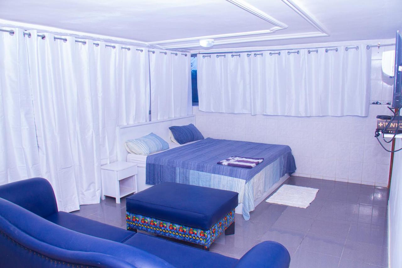 Hotel Amazone Котону Экстерьер фото